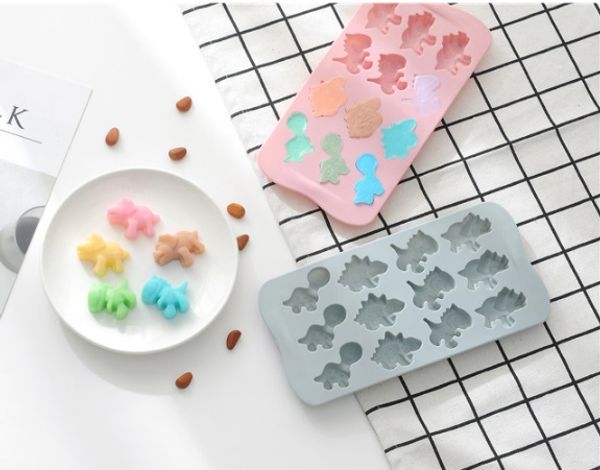 

12 овеѬий милй динозавѬ околад плеен иликонове оѬм дл коне околад