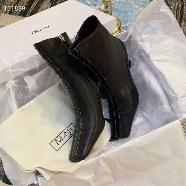 Brandneue Damen-Stiefel von Manu Atelier in Duck-Farbblock-Design aus echtem Leder, Luxus-Schuhe mit quadratischer Zehenpartie und Patchwork-Lederbesatz