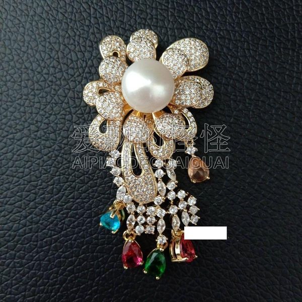 

br091223 white pearl cz pave брошь, Gray