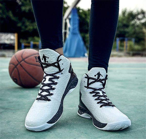 

2019 fashion designer shoes triple s sneakers cool sole stitching wild sports shoes two-color stitching men running outdoor sh