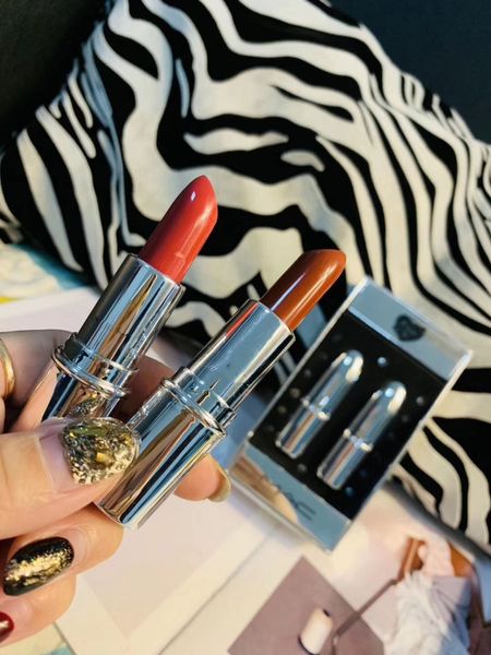 

2pcs/set cosmetics combination limit makeup matte lipstick set lipgloss rouge a levre make up lipsticks 2 colors dhl +gift