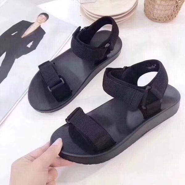 

2021 sandals with flat heels are in fashion in summer shoes, Black