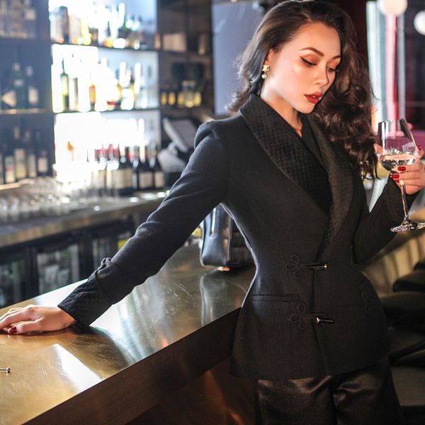 

le palais vintage 2018w classic smoking wool jacket chest pad velour collar slim waist horn button dark pattern short coat, Black