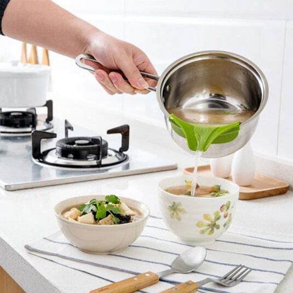 

homespout funnel for pots pans bowls jars kitchen gadget tool anti-spill silicone slip on pour soup creative funnel tools