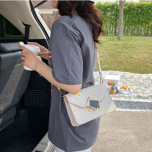 

bag female 2020 new chao wang red training ins korean version of the super fire handbags chic broadband wild shoulder bag women