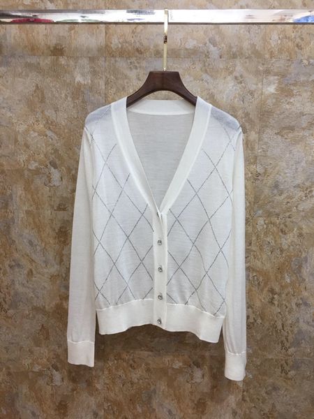

2019 new women wild winter drilling v-neck knitted cardigan 924 quilted, White