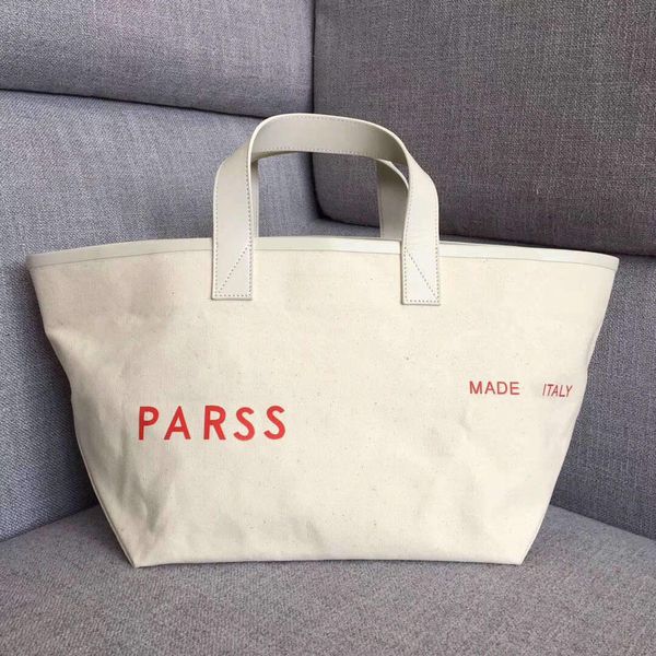 fashionable shopping bags