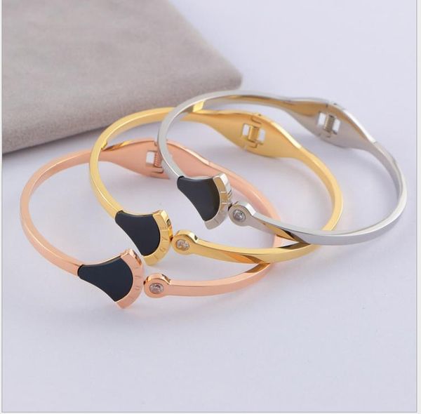 

single diamond bracelet rose gold female titanium steel fan-shaped agate shell letter bracelet 18k gold, Golden;silver