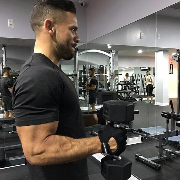 

бодибилдинг тяжелая атлетика акциз спортивные перчатки gym дышащий антипробуксовочная gym fingerless перчатки спорт фитнес перчатки для женщ