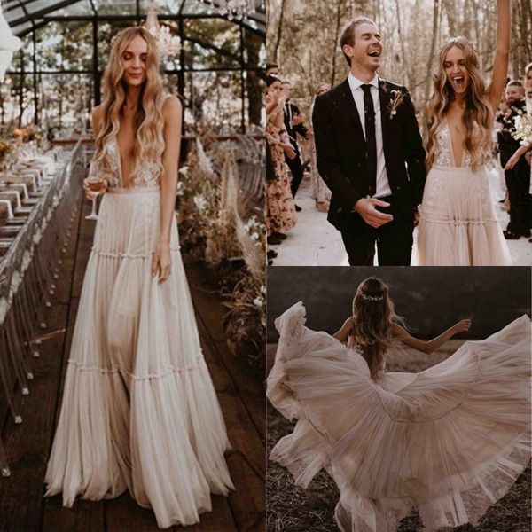 

2020 elegant deep v-neck nude champagne long wedding dresses boho beach vintage lace bohemian wedding gowns backless vestido de noiva, White