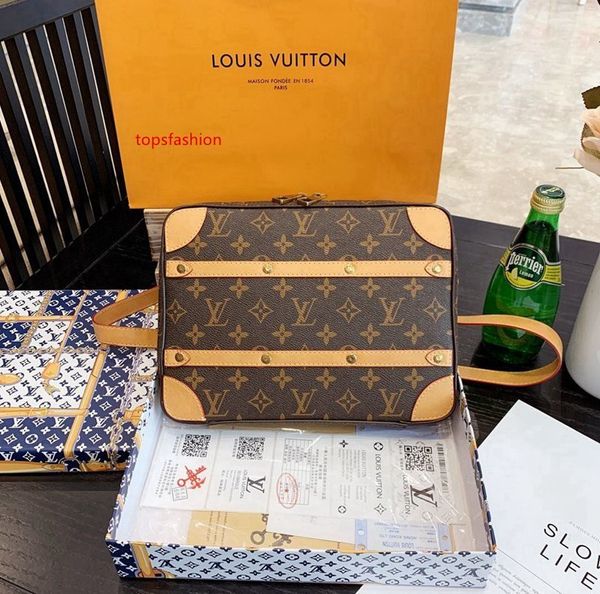 

2020 women leather fashion shoulder messenger waliets for women leather handbags chain crossbody and shoulder bags - 2365