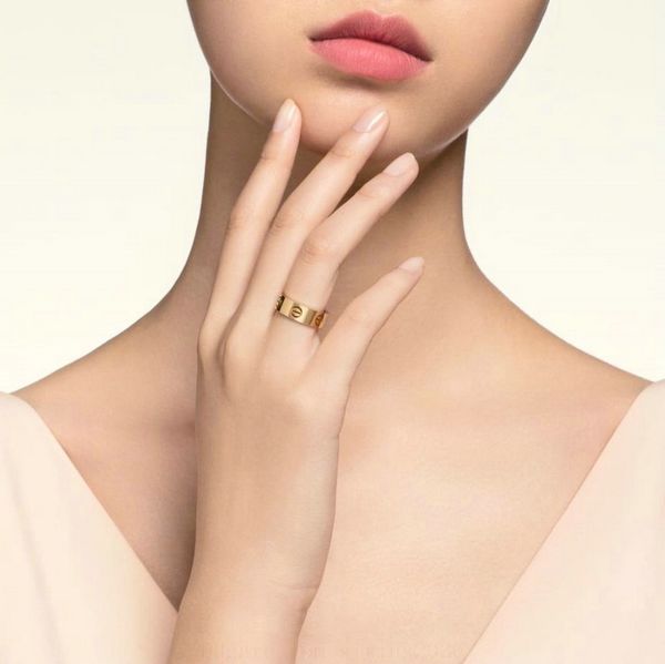 

дизайнерские кольца Cartier кольцо роскошь дизайнер ювелирных изделий женщин кольца Картье любовь кольцо титана стали Позолоченный не увядает