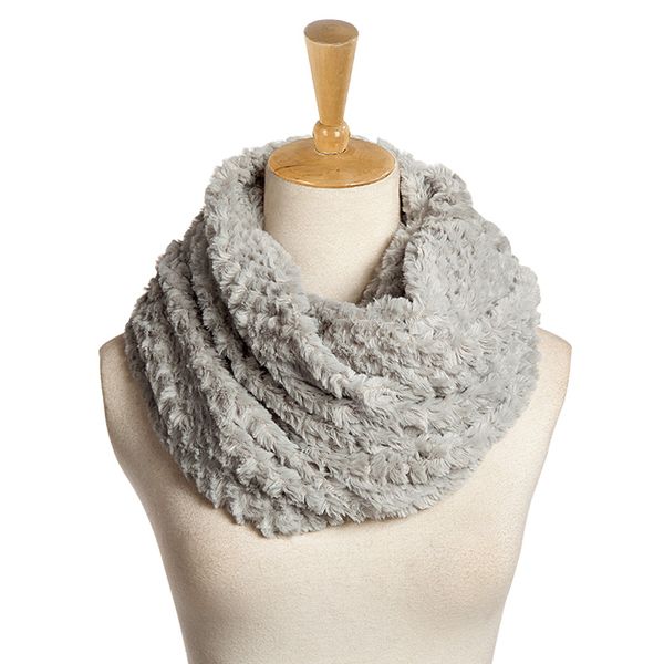 

2018 winter new faux fur lic for women scarves shawls soft warm scarf stoles pineapple flower female o-ring scarf collar unisex
