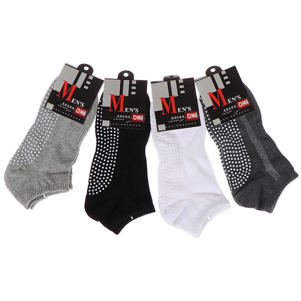 

1pair fitness size 39-44 men's cotton non-slip yoga socks with grips breathable anti skid floor socks for pilates gym sock, Black