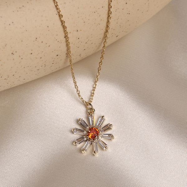 

korean new fashion jewelry sweet and delicate copper inlaid zircon small daisy pendant elegant female prom clavicle necklace, Silver
