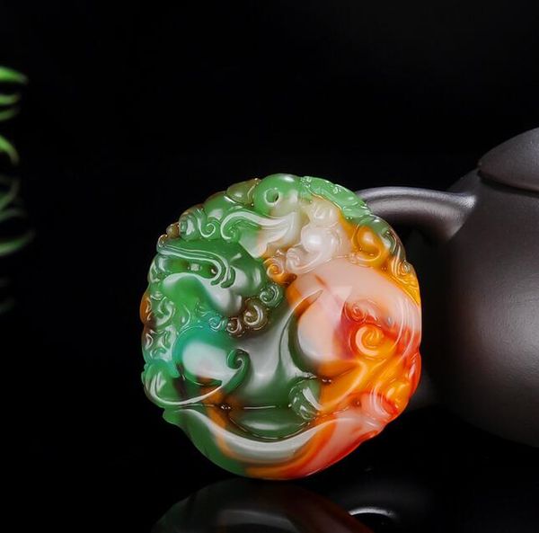 Natural Xinjiang Hetian jade dom pendant exterior jade Mongólia pedra sangue de galinha dragão de ouro pingente de jade de seda pingente de dragão para homens e w