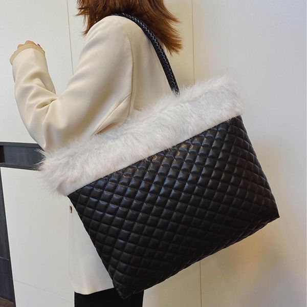 

elegant female plush tote bag 2019 winter new leather women's designer handbag high capacity portable shoulder bags
