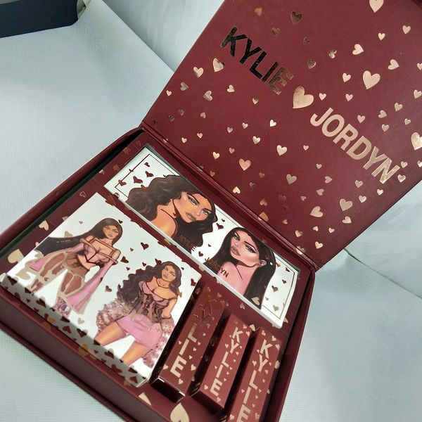 

Conjuntos de maquiagem ch2014