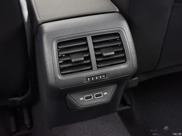 

rear armrest double usb charger for lhd 7 7.5 7 7.5 rear seat double usb charging armrest charger