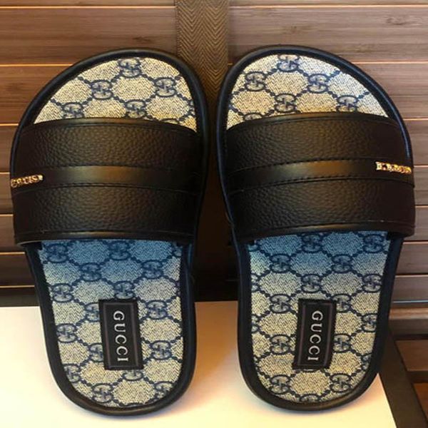 

Летние новые сандалии на толстой подошве в помещении и на открытом воздухе. Главн