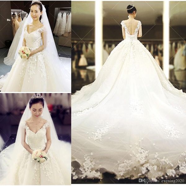 

luxurious tulle a-line wedding dresses off the shoulder v-neck sleeveless backless court train lace up wedding gowns, White