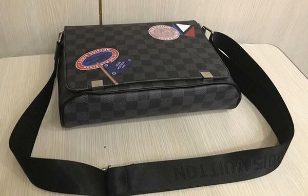 

2018 DISTRICT PM High quality new 2 size famous Brand Classic designer fashion Men messenger bags cross body bag school bookbag shoulder bag
