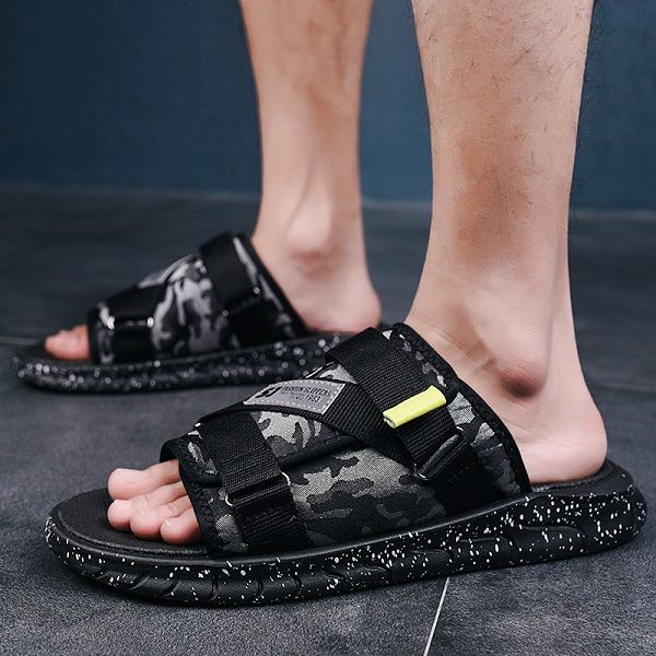 

summer men's sandals large size beach wear - resistant cool sandals leisure outdoor youth handsome non-slip soft bottom sandals, Black