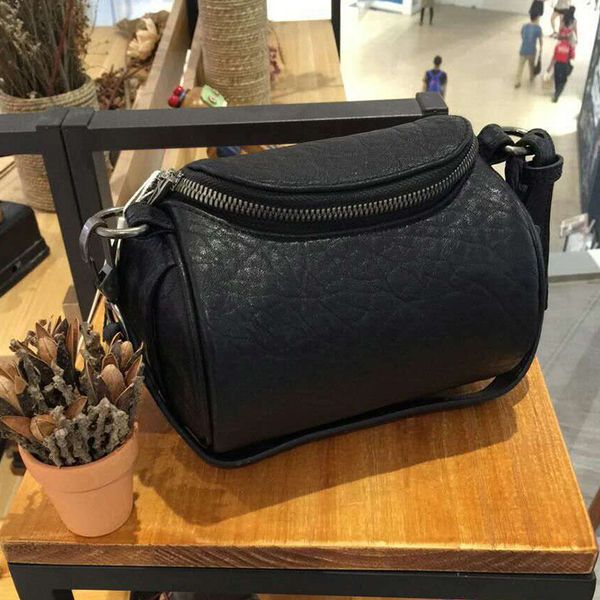 

2019 новая подушка сумка aw король rockmini пузырь овчины ролик заклепки одно плечо сумка тенденция