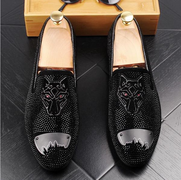 

fashion young man embroider casual shoes velvet designer men loafers slip on gommino smoking shoes flats sapato social masculino, Black