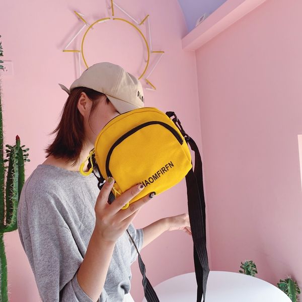 

чистая красная текстура маленькой сумка женская сумка новое 2020 осени холст письмо женской мини дикое посыльное плеча