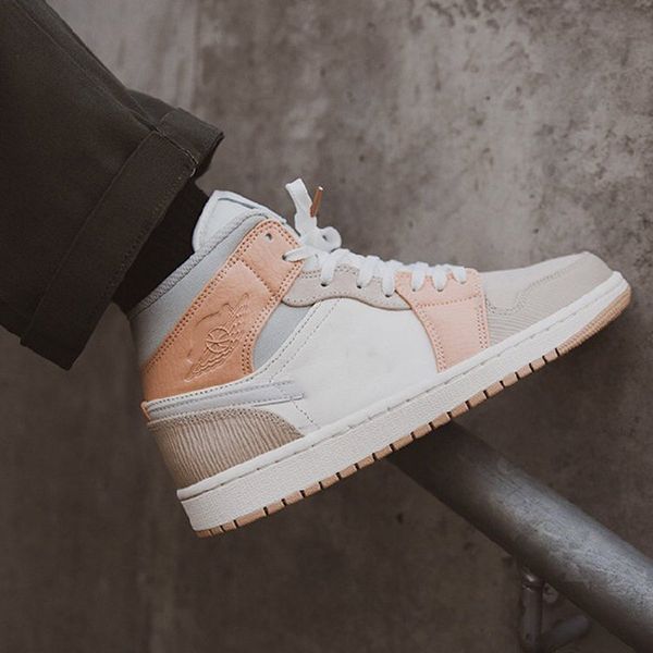 

new 1 mid milan 2020 mens basketball shoes women sneakers trainers baskets 1s des chaussures zapatos cv3044-100