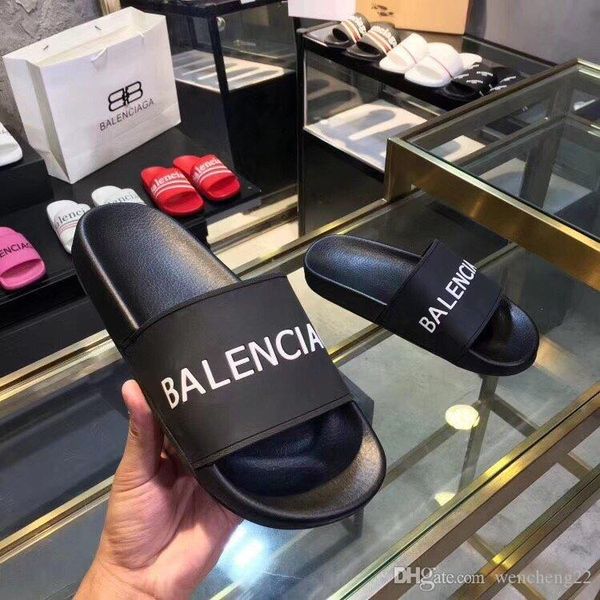 

2019 new style designer's women's sandals and slippers are simple and stylish, designers design various colors to choose from, Black