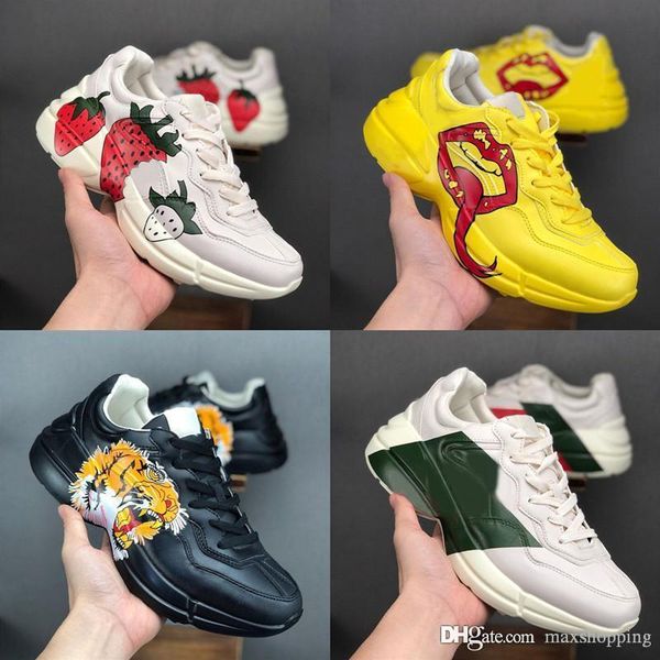 

2020 rhyton leather sneaker mens designer shoes with strawberry wave mouth tiger print luxury vintage trainer women sneaker, White;red