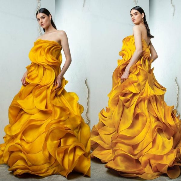 Designer Amarelo Prom Dresses Tulle hierárquico Saias Strapless Luxo Vestido A Linha de Trem da varredura Vestido formal do partido