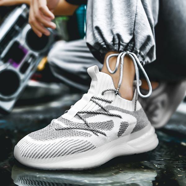 

breathable flying woven male sneakers comfortable air cushion track field training running shoes outdoor casual men sports shoes
