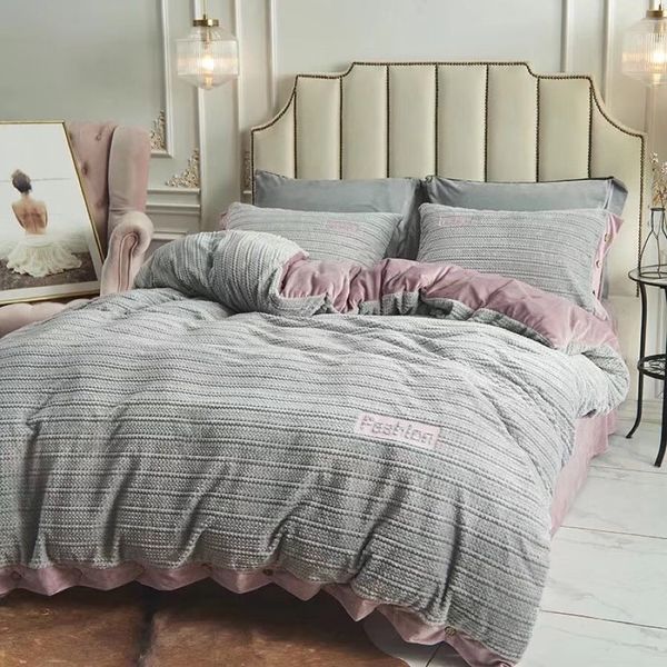 19011a002 Most Popular Warmly Queen Bedding Set Polyester Fiber
