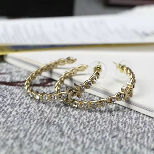 

2019 новое прибытие Фирменное наименование круглой формы серьги в стиле моды для женщин серьги