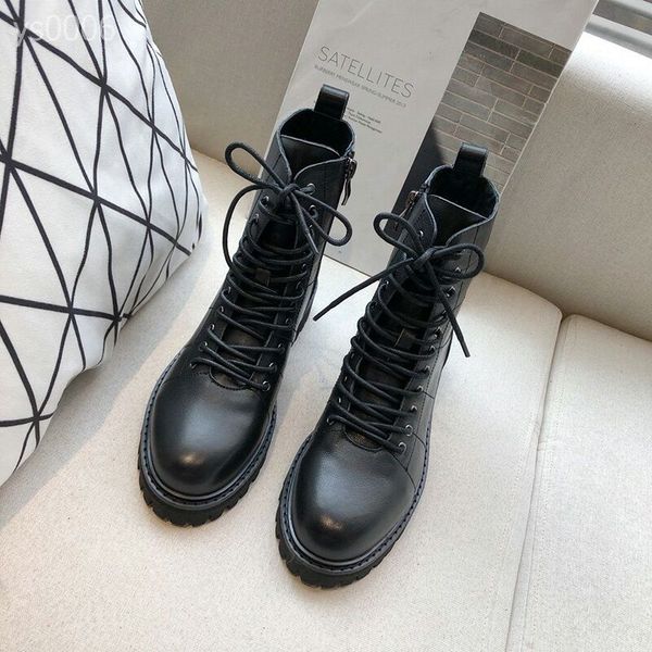 

europe and america of the 2019 new short boots flat bottom with thick with martin boots female autumn and winter wild students personality, Black