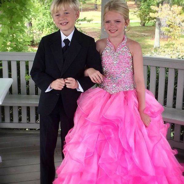 

Cute Girls Pageant Dresses Pink Lovely Princess Flower Girls' Dresses Tiers Organza Skirt Backless Girls Dresses for Wedding Party Gowns 69