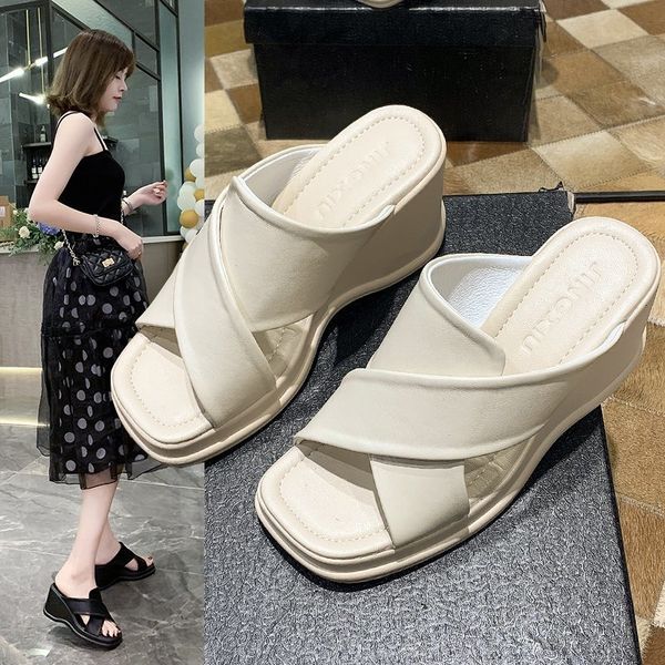 

обувь женщины на клине house платформа тапочки pantofle luxury слайды soft 2020 flat дизайнер rubber ткань сжатый клинья, Black