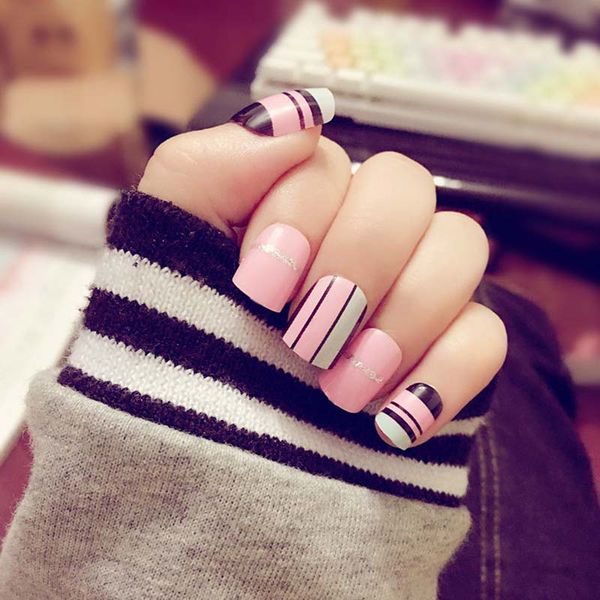 

new design full cover artificial nail girls sweet candy color false nails black stripe short size diy nail art tips with glue, Red;gold