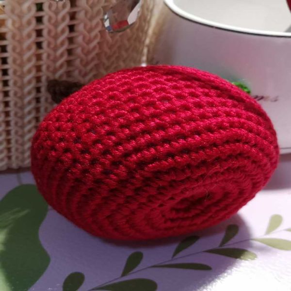 

artisanal workshop for apple knitwear