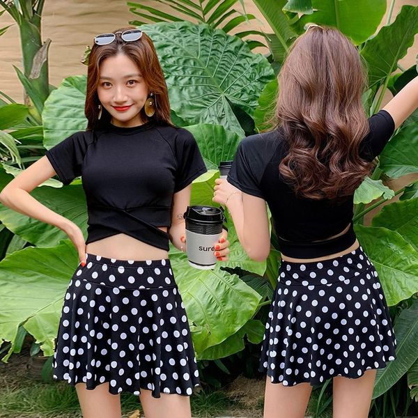 

2020 spring swim female split two-piece suit xiaoxiangfeng skirt slim swimsuit 028071, White;black