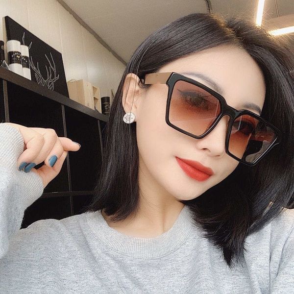 

classic men's glasses, luxury square metal sunglasses, fashion polarizing fashion versatile sunglasses, White;black
