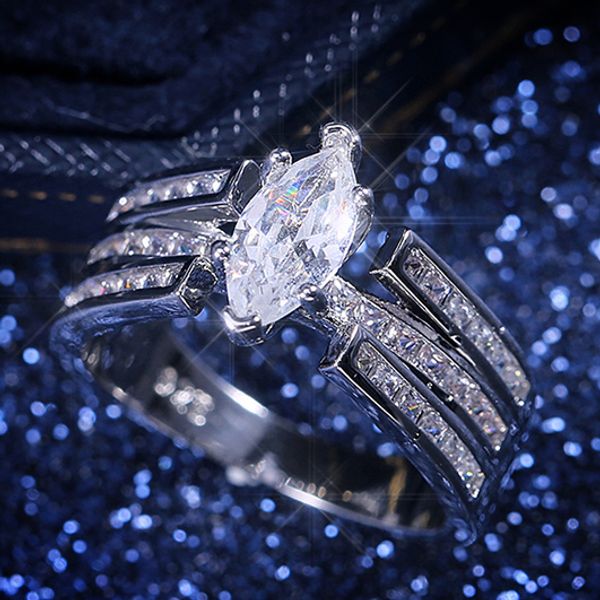 

huitan classic wedding bans for women with luxury marquise shaped cubic zircon stone prong setting women ring, Slivery;golden