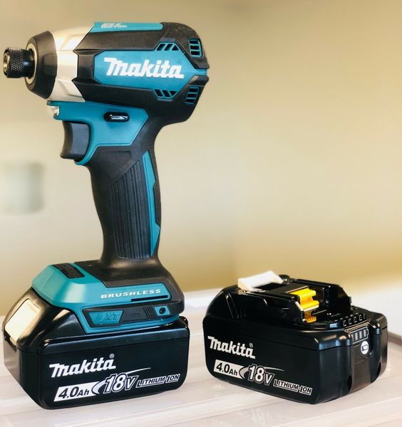 

Makita xdt13z 18 volt lxt lithium ion bru hle impact driver 2 4 0ah batt