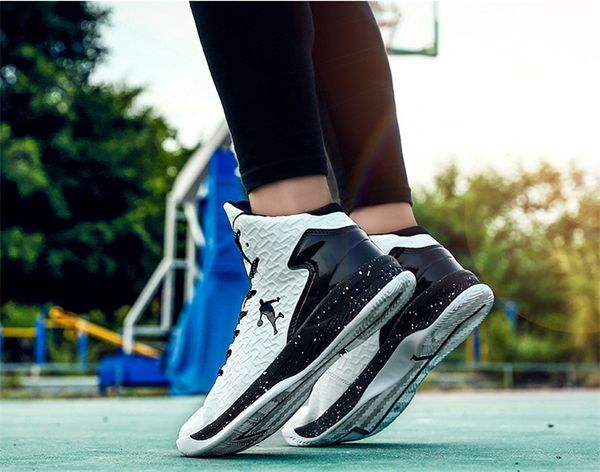 

2019 оптовая продажа новый мода дизайнер обуви тройная с кедами круто подошва сшивание диких спортивная обувь два цвет сшивание мужчины крос