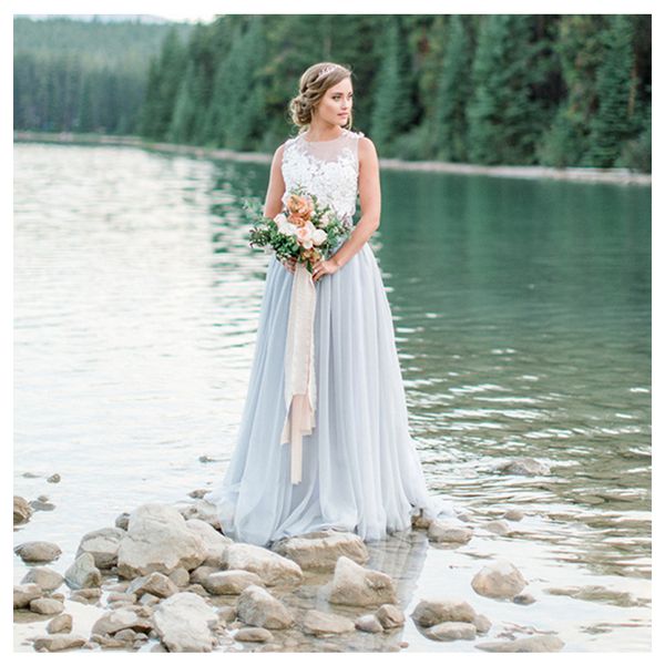 

мода лучшие продажи новых пользовательских boho свадебное платье красочные аппликация кружева лето пляж белый и светло-голубой a-линия плать, White