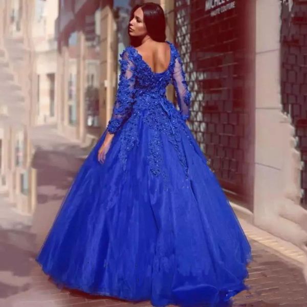 

2018 New Lace Quinceanera Dresses Royal Blue V neck Sweet 16 Dress Prom Ball Gowns Floral Appliqued Long Sleeves Party Prom Gowns
