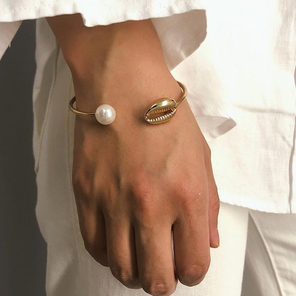 

diezi fashion simple style white pearl cuff bangle for women gold silver color shell bracelets bangles lady jewelry 2019 new, Black